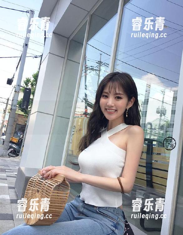 嗲囡囡-就是阿朱啊 嗲囡囡 - 就是阿朱啊带你领略油亮美图背后的故事与图包魅力.txt