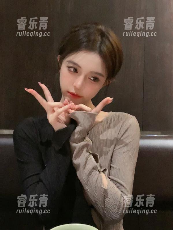 嗲囡囡 - “李筱乔jo”粉色故事：独特原图与图集再现浪漫唯美的摄影体验！.txt