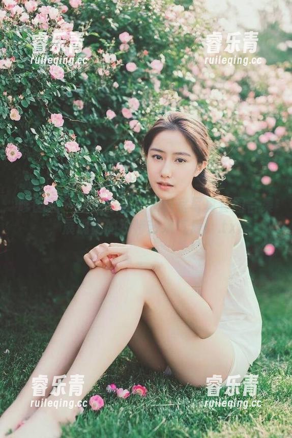 嗲囡囡-桃香子 嗲囡囡 - 震撼!桃香子浴室写真套图合集,展现她的独特艺术气质!.txt