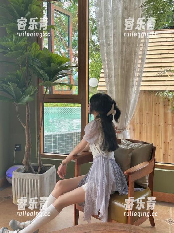 嗲囡囡 - 私拍写真特辑：王婉悠Queen御姐风格带你领略女性魅力的百变瞬间.txt