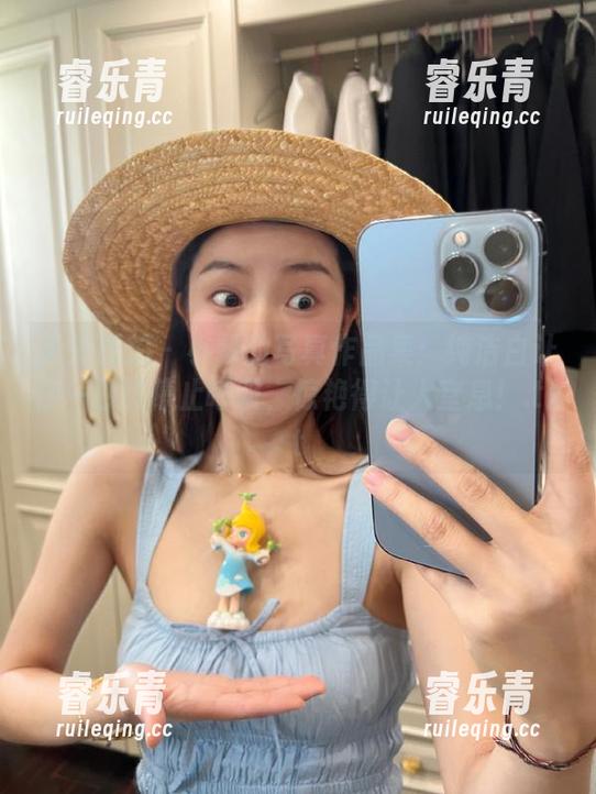 大生模拍 - 小琴的写真作品集：纯洁白让你一秒钟停止呼吸，惊艳得让人窒息！.txt