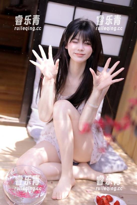 头条女神 - 逃离城市，幻雪儿户外图包免费分享，与你的摄影梦想不再遥不可及！.txt