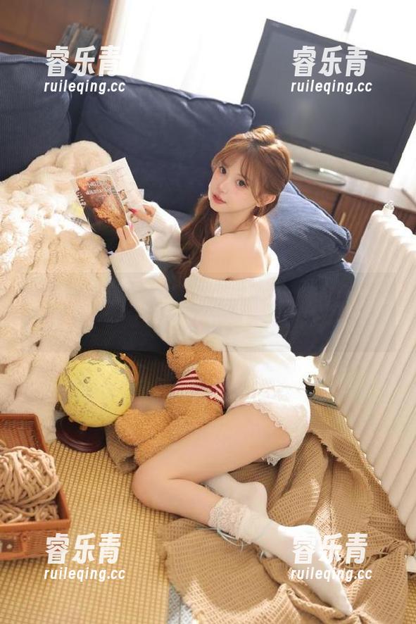 头条女神 - 杨曼妮灰丝写真高清资源，感受不一样的优雅与魅惑气息！.txt
