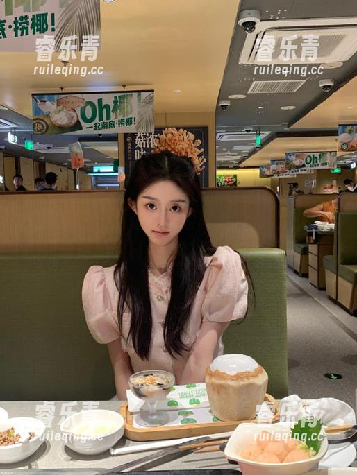 头条女神-郭忆然 头条女神 - 郭忆然泳装写真,高清细腻美图记录她的夏日悠闲时光与绝美瞬间.txt