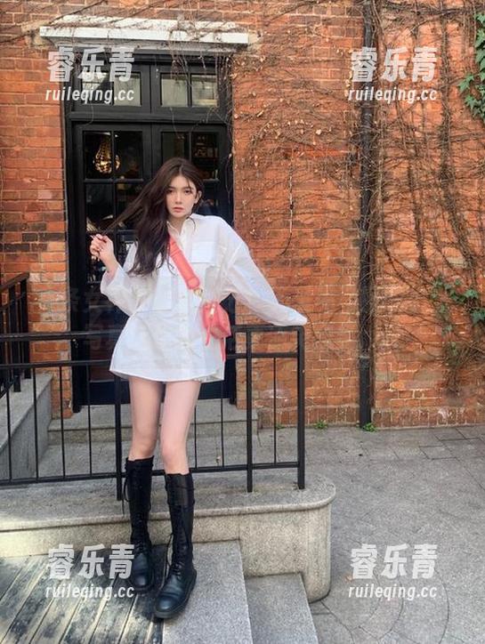头条女神-马丽华 头条女神 - 幽默满分!无圣光马丽华护士写真让你的生活更添笑点!.txt