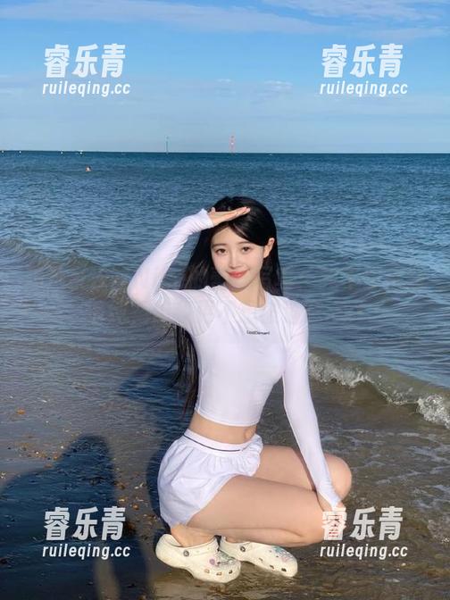 精选奈汐酱Nice的蕾丝写真：我不想假装清纯，但我更不想被遗忘.txt