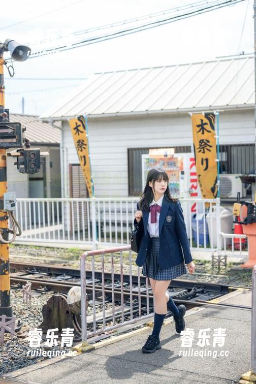 不容错过的奈汐酱Nice黑白女仆写真：免费获取，记录每一个精彩瞬间.txt
