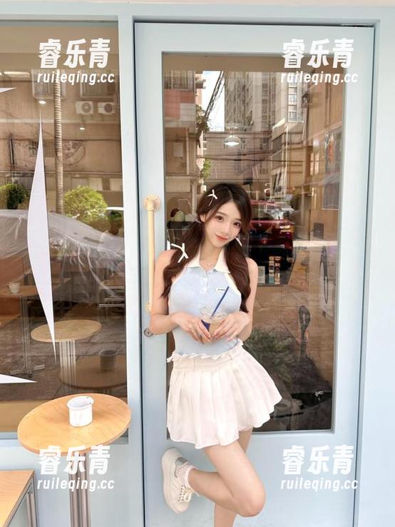 害羞妹妹大曝光！女主K的写真合集令人难以抗拒！.txt
