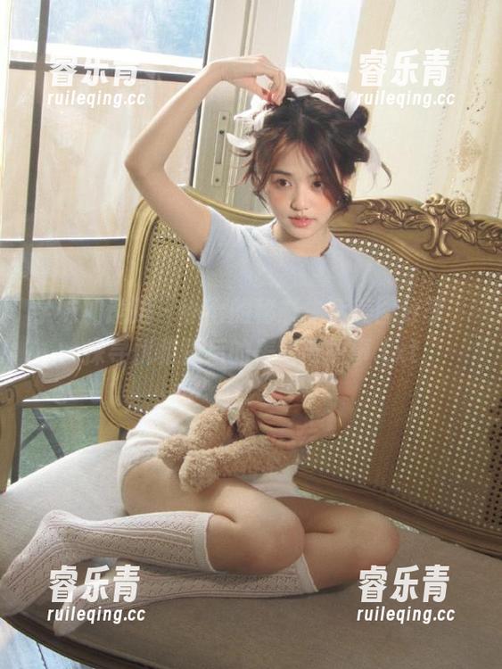 学妹加速跑 - 小七的秘书生活美图分享，探寻优雅背后的美丽与故事.txt