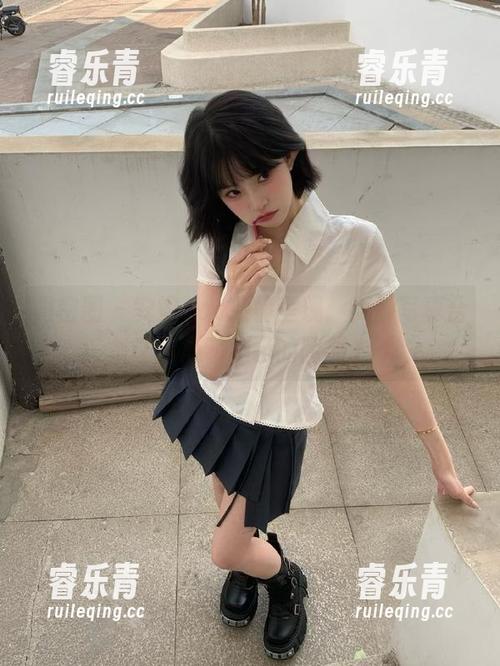 微密圈 - 安妮yoo倾情呈现：美脚写真合集让你心动不已的图册.txt