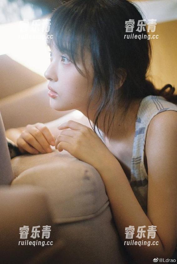 宋昱欣 微密圈 - 独家私房JK图包:宋昱欣带你领略不一样的青春风貌.txt