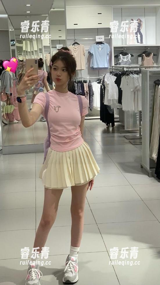 微密圈 - 与小u优优子一起游览泳装写真里的清凉世界，收集每一张动人心弦的图片，尽情享受！.txt