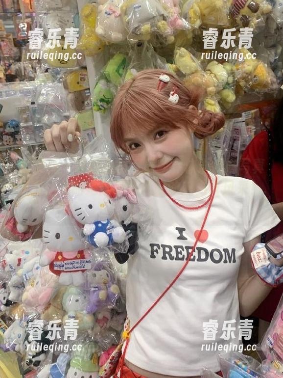 尤果网 - 轻松看图：最新乔依琳妹妹写真资源，领略她那不可思议的魅力与风采！.txt