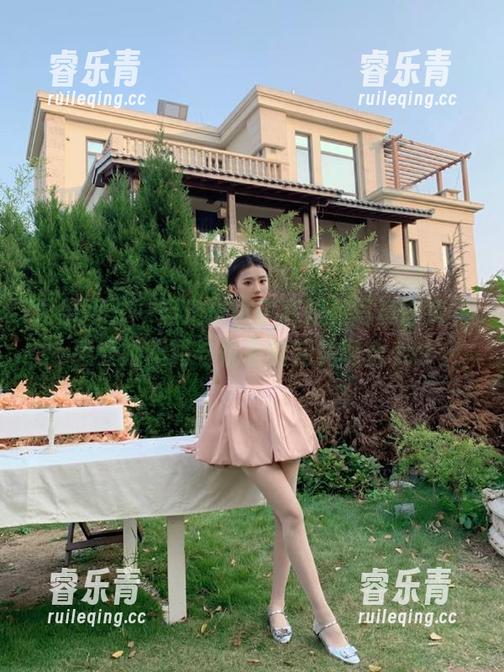 尤果网 - 一起走进小琪高跟鞋写真图库，感受她不羁与优雅的完美融合.txt