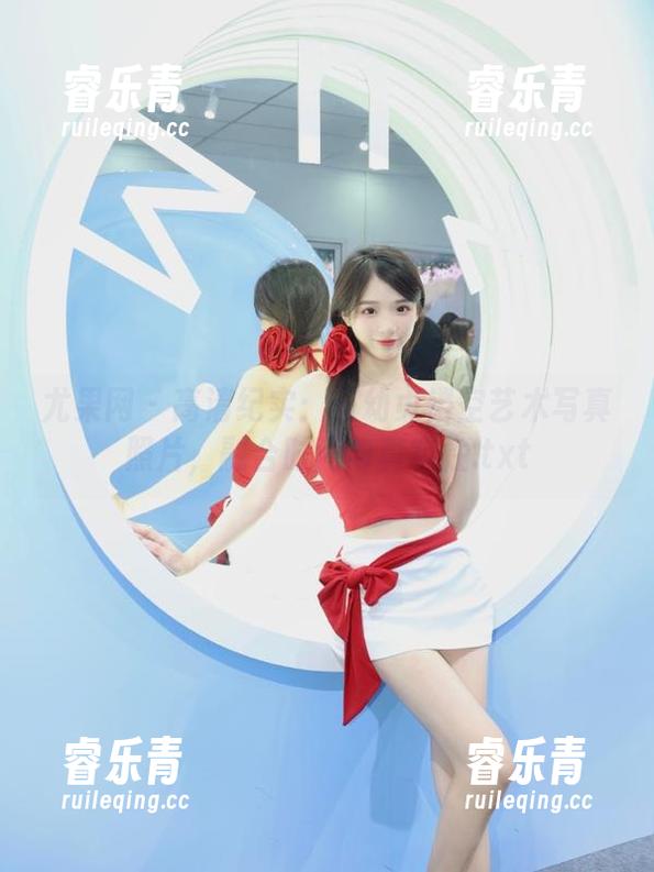 尤果网-王幼贞 尤果网 - 高清纪实:王幼贞镂空艺术写真照片,融合时尚与真实性.txt