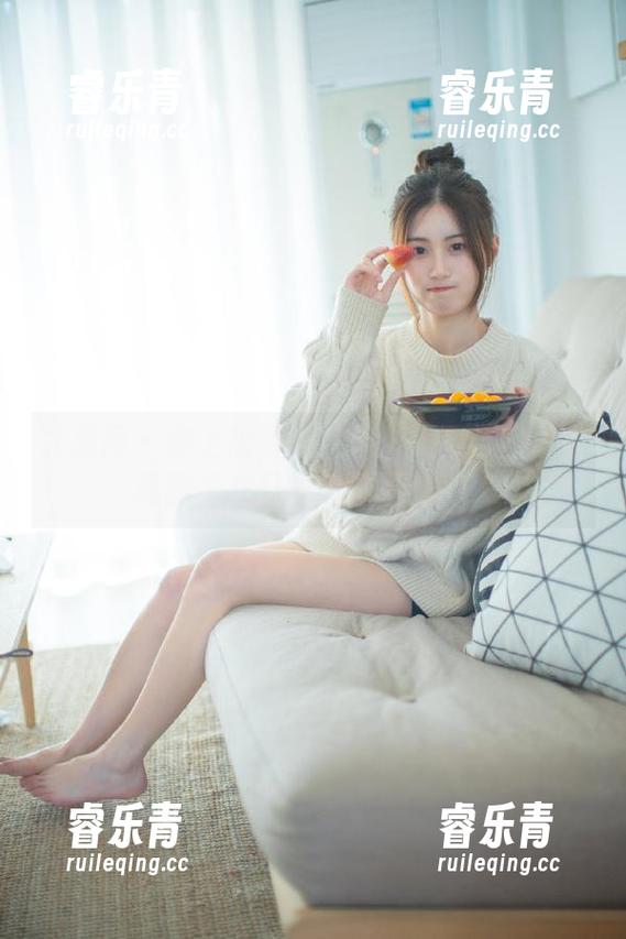 尤果网-糖果 尤果网 - 穿上短裤的糖果:美图与照片呈现甜美和风情的碰撞!.txt
