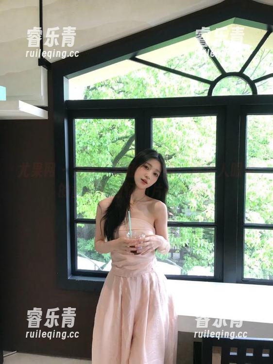 尤果网-若涵 尤果网 - 生活在若涵的教室:成年人眼中的童趣与回忆图片合集.txt