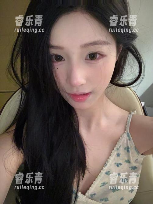尤物馆 - 精选婚纱作品集：Amrita贞贞和她的婚纱，连仙女都来点赞！.txt