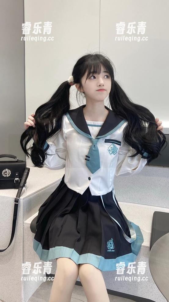 尤物馆 - 悦儿Yuky学妹的搞笑图集：当美丽遇上幽默，写真界的奇葩组合！.txt