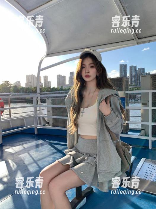 尤蜜荟 - 欲罢不能的娜娜TINA校园作品集，掀起资源界的惊涛骇浪，不看你肯定会后悔！.txt