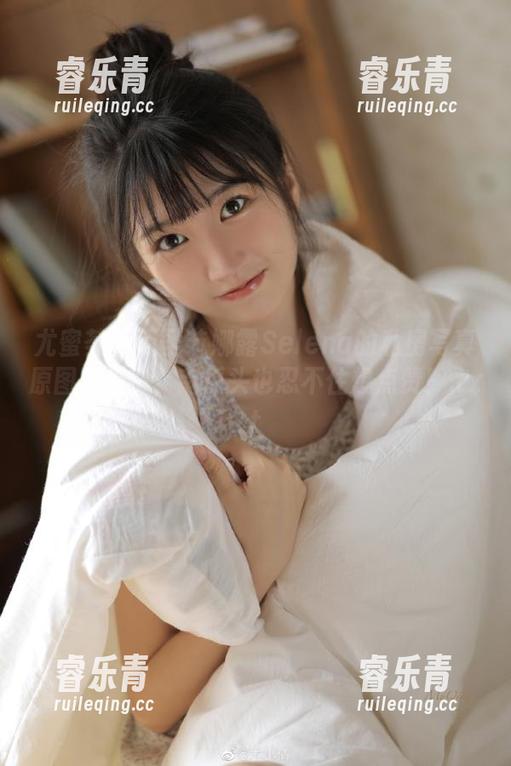 尤蜜荟 - 万圣节娜露Selena的私房写真原图大揭秘，南瓜头也忍不住想点赞！.txt