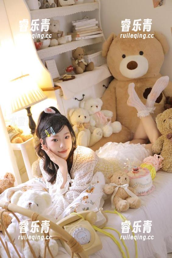 尤蜜荟 - 探索宋KiKi白丝写真合集：精彩照片背后的创作灵感与思考.txt