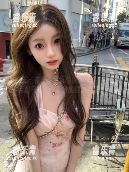 尤蜜荟 - 在是小逗逗的粉色写真中感受春天的气息，分享她的创作灵感.txt
