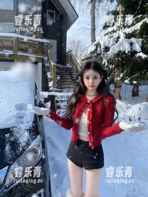 尤蜜荟 - 为啥校服穿着她身上就不一样？绝对值得观看的潘琳琳ber原图！.txt