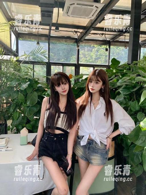 左公子666 微密圈 - 左公子666的黑色写真:在图库中感受阴影与光线的交织,那是一种不可言喻的美丽。.txt