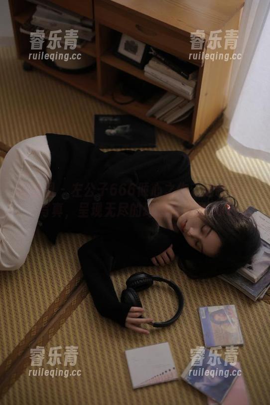 微密圈 - 左公子666倾心之作：定制女仆写真，呈现无尽的幻想与温柔.txt