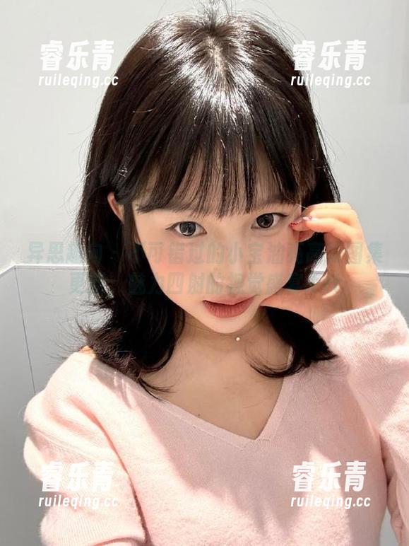 异思趣向 - 不可错过的小宝油亮高跟图集更新，魅力四射的视觉盛宴.txt