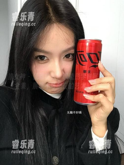 推女神 - 优雅绽放：谭晓彤学妹写真作品全集，展现不可思议的艺术魅力.txt