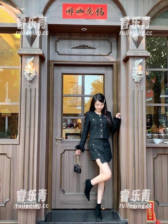 星颜社 - 何晨曦睡衣写真原图，展现她在闲适时光中的别样风情.txt