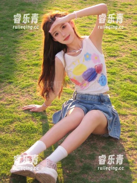 星颜社 - 记录刘钰儿的粉色瞬间，最新写真图片更新展现独特魅力！.txt