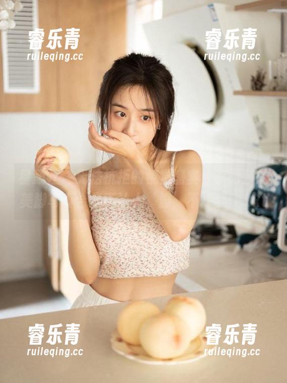 星颜社 - 无法抗拒的视觉盛宴，李丽莎的美脚写真合集真让人‘脚’不释手！.txt