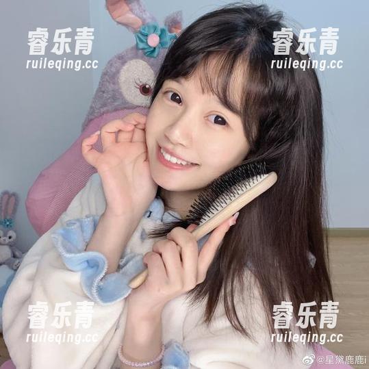 星黛鹿鹿i 让人忍不住想要细细品味的星黛鹿鹿i小僵尸主题写真套图,点亮你的审美时光。.txt