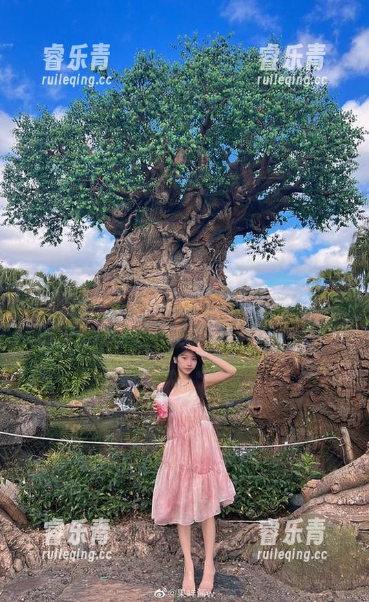 果咩酱学姐写真集全面上线，免费下载与美丽不期而遇.txt