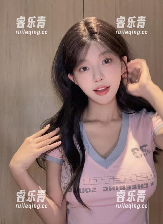 果团网 - 周大萌长腿诱惑，精致写真图包资源让你目不暇接！.txt