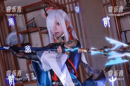 桜满三时 探索桜满三时的长腿写真,美图记录青春美好瞬间.txt
