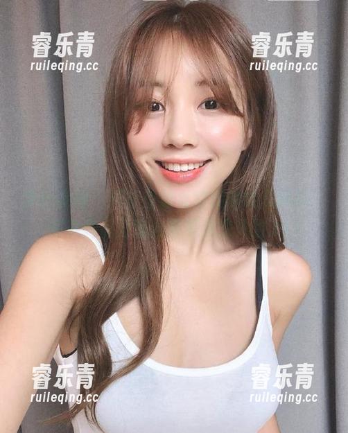 梦丝女神 - 探索莹仙女空姐的唯美瞬间，写真作品分享合集等你来体验.txt