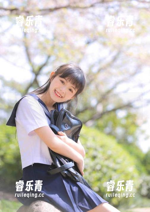 灰衣白丝写真全接触：森萝财团作品集带你进入细腻世界.txt