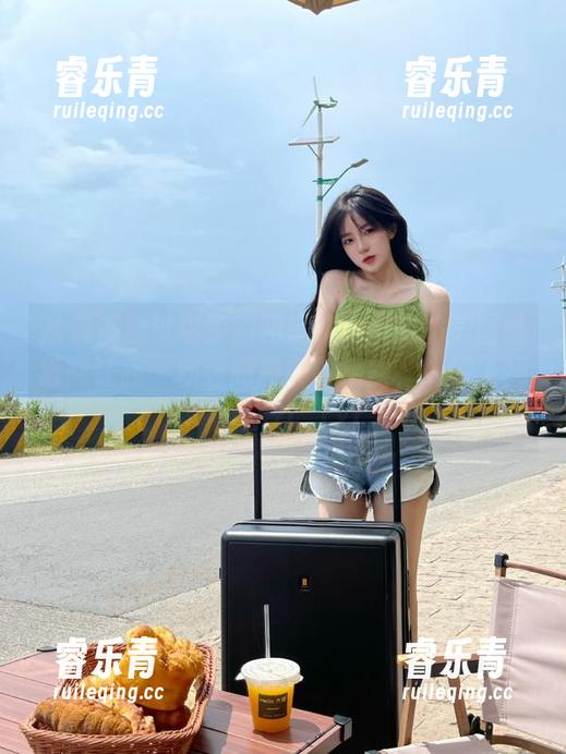 从来没想过森萝财团BETA系列的美图壁纸能让我一秒钟刷屏刷到手软，心情飞扬得不行！.txt