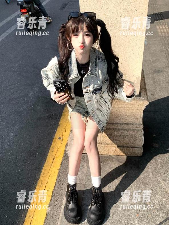 模范学院-任莹樱 模范学院 - 任莹樱浴缸里的秘密:下载这些图片,揭开她的魅力面纱!.txt