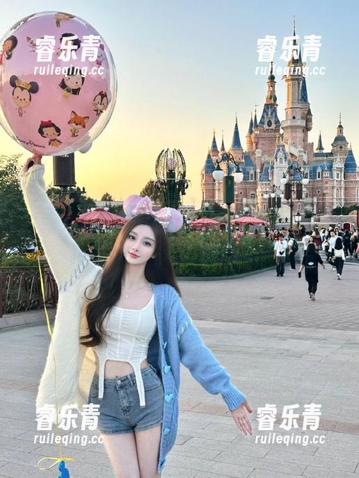 模范学院 - 无圣光包围下的天台，夏玲蔓的写真作品为何如此迷人？.txt