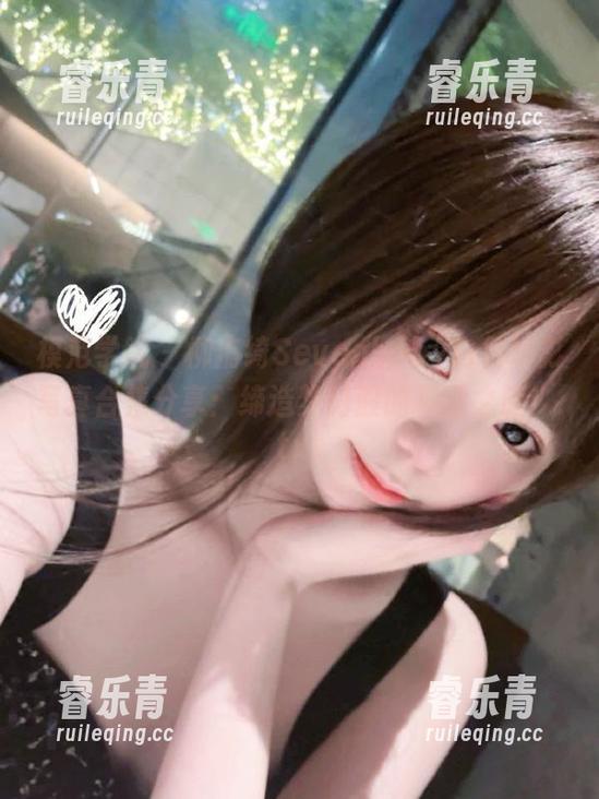 模范学院 - 柳侑绮Sevenbaby白色幻影写真合集分享：缔造梦幻般的视觉之旅！.txt