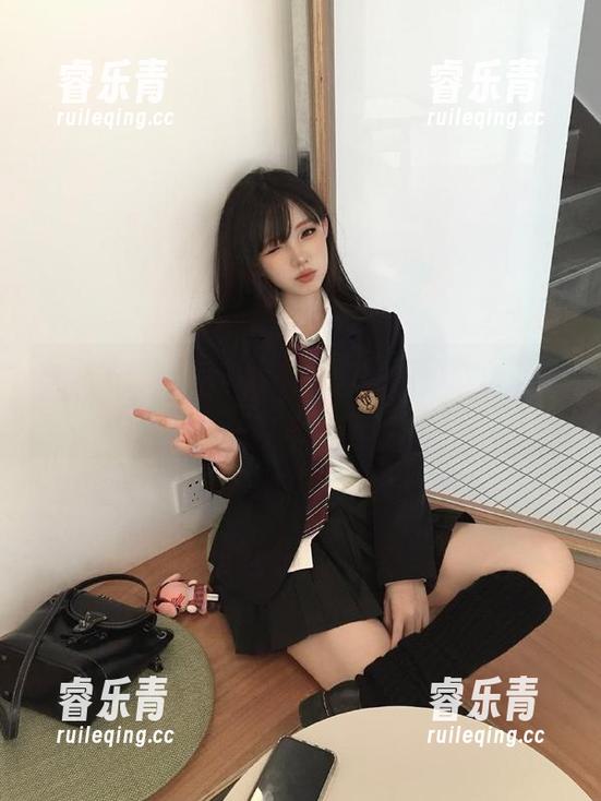 模范学院 - 透明之下，梦梵的免费资源让你的艺术梦想触手可及！.txt