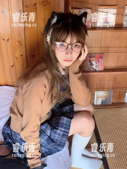 模范学院-汐汐爱吃草莓 模范学院 - 发现汐汐爱吃草莓秘书的魅力写真,独家图片资源齐全,让你目不暇接.txt