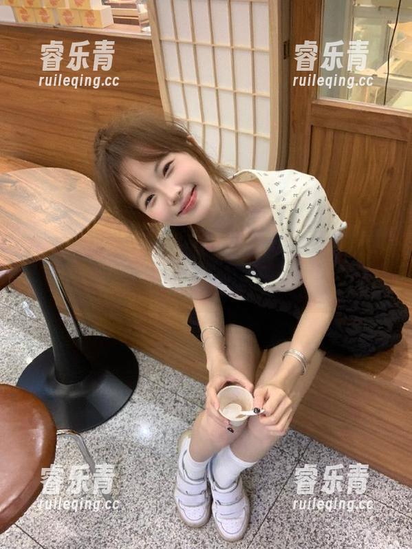 模范学院 - 韩静安的每一张瑜伽无圣光原图：真实展现优雅与力量.txt