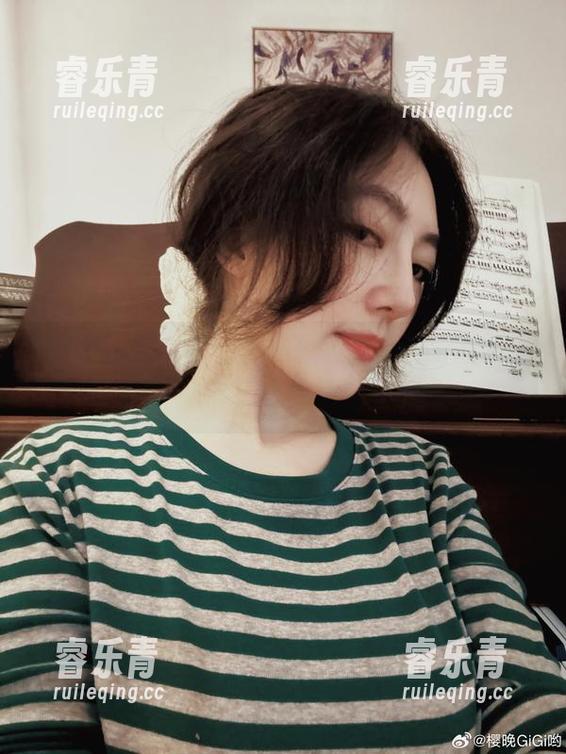 樱晚gigi写真《轻一下》免费美图震撼上线，尽情享受视觉盛宴.txt