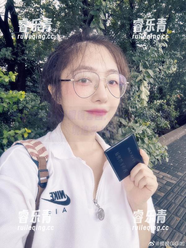 高清樱晚gigi眼镜套图：一场对美的无止境追求.txt